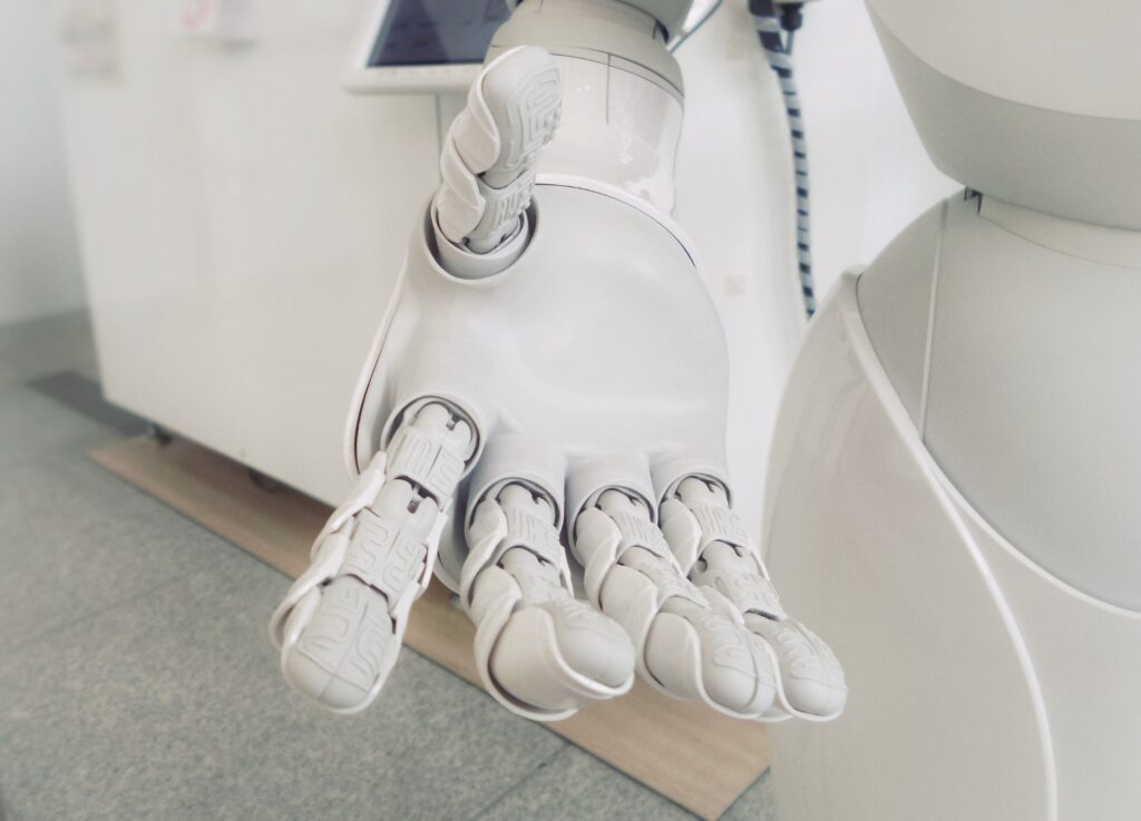 Inteligencia artificial mano de robot